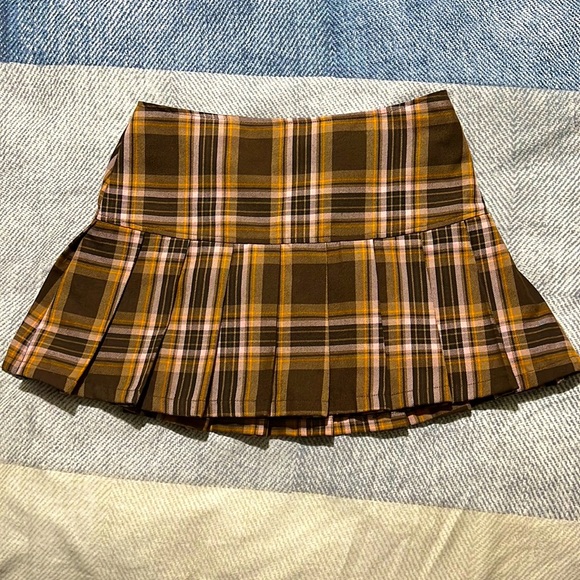 Retro Plaid Pleated Mini - Picture 1 of 6